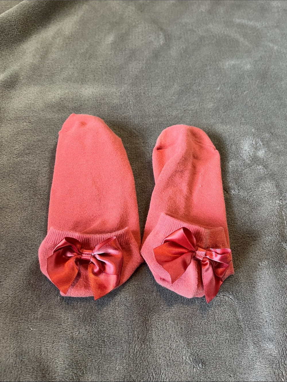 American Eagle Outfitters Coral Pink No-Show Slipper Socks with Satin Bows
